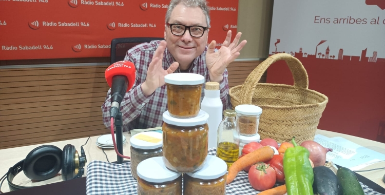 Tothom a taula: el sofregit, l'ànima de moltes receptes! 