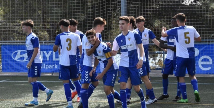 Alegria arlequinada en un dels quatre gols contra el Cornellà | @futbaseces