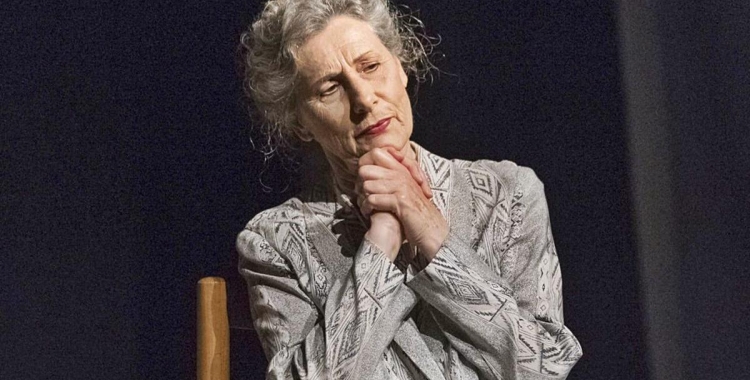 L'actriu Carme Sansa interpreta el paper de la sindicalista Isabel Vila ISABELCINCHORES.CAT