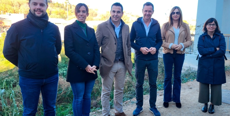 Marta Farrés i Samuel Reyes a la passera del Molí d'en Fontanet, al Ripoll