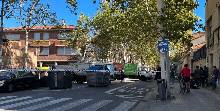 El carrer Vilarrubias tallat al trànsit | Roger Benet