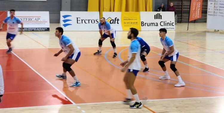 El sènior masculí de vòlei del CNS durant el partit contra el SPSP | @cnsvolei