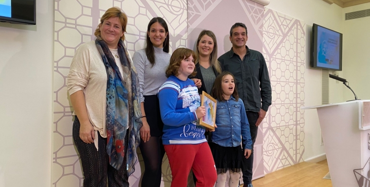 Representants d'Atendis, l'escola Francesc Bellapart, l'Ajuntament i Farrés Brothers a la roda de premsa | Ràdio Sabadell