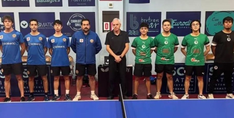 Fotografia del CNS tennis taula davant el Badalona | tennistaulacnsabadell