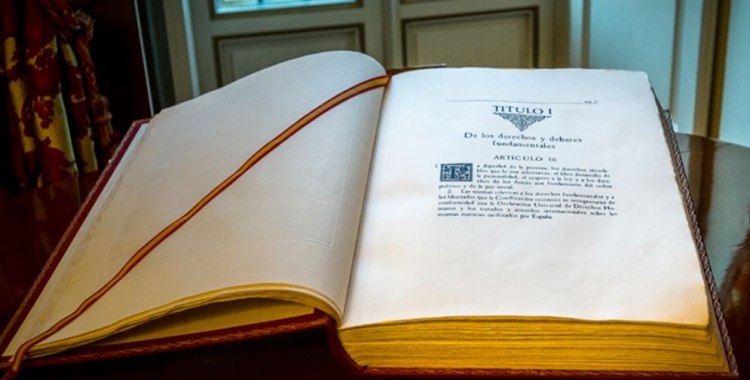 La Constitució va fer ahir 45 anys | Arxiu