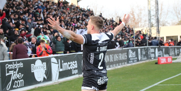 Camus celebra un dels dos gols contra l'Sporting | Unionistas