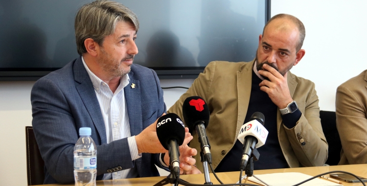 L'alcalde de Matadepera, Guillem Montagut, i el diputat d'Espais Naturals, Xesco Gomar | Àlex Recolons