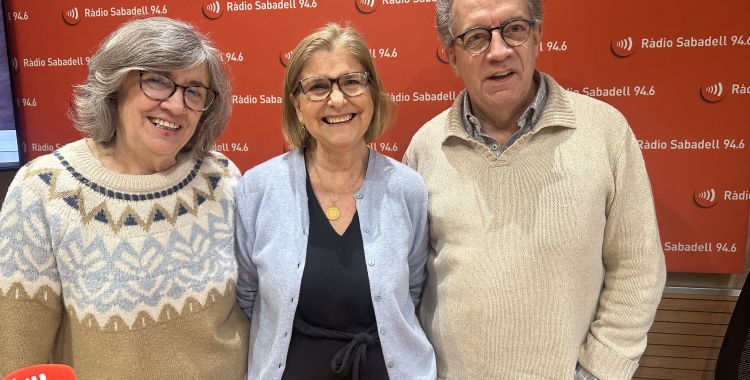 ever Salvador (de la Plataforma), L’Àngels Folch ( de Llengua i República) i la Montserrat Balaguer, infermera jubilada (també de la Plataforma per la Llengua)