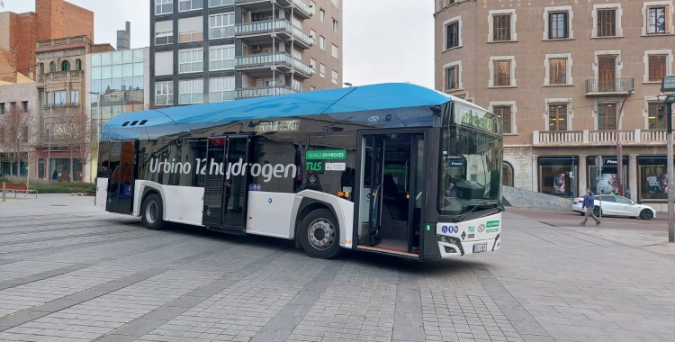 El nou bus d'hidrogen que funcionarà en proves a partir de dimarts | Núria García