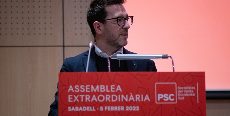 Paco Aranda en una assemblea del PSC