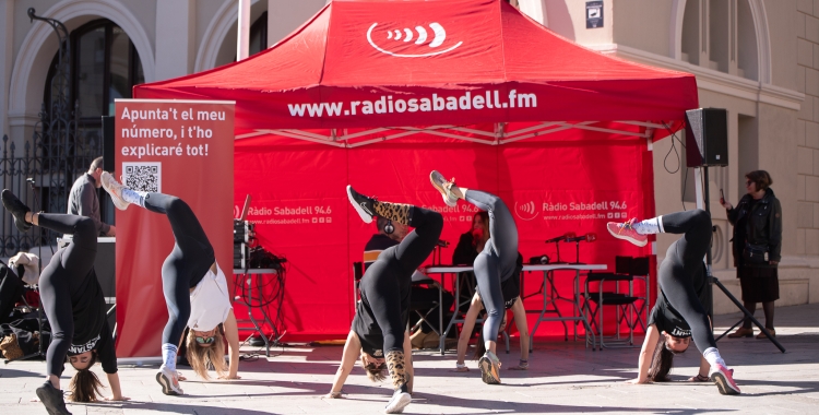 Una actuació durant el programa especial del Dia de la Ràdio | Roger Benet