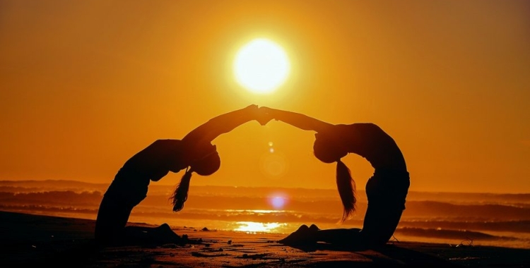 El massatge tàntric i el ioga per parelles, una opció per trencar límits