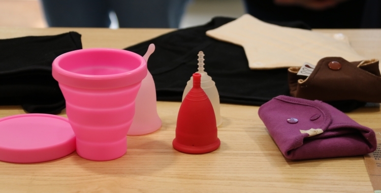 La distribució gratuïta de copes i productes menstruals reutilitzables començarà al març | Arxiu