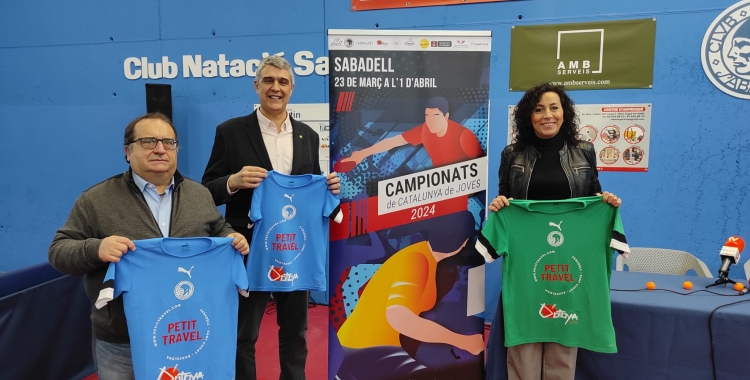 Agustí Masip (FCTT), Claudi Martí (CNS) i Montse González (regidora d'Esports), a l'acte de presentació