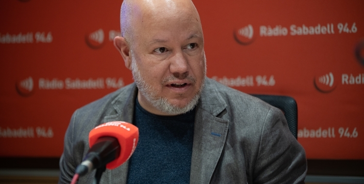 Joan García als estudis de Ràdio Sabadell