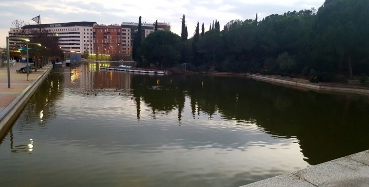 Llac del parc Catalunya, en una imatge d'arxiu 