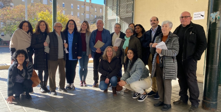 Representants de les diferents institucions i entitats que participen al projecte A-Porta
