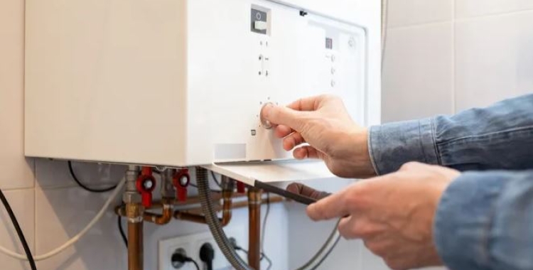 Una de les calderes de gas que s'hauran de deixar de fer servir el 2040 | Pexels