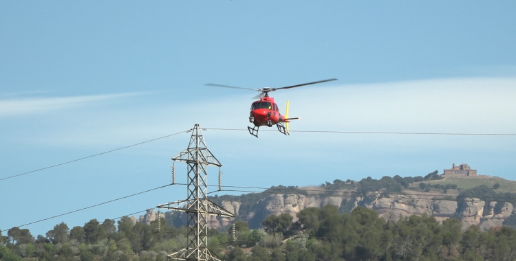 Helicopter amb La Mola al darrere 