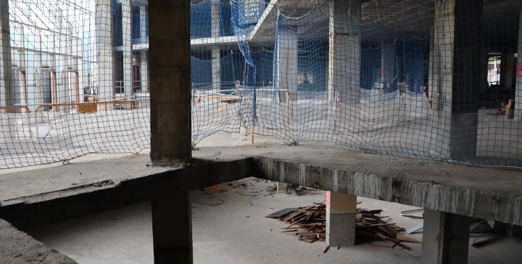 Interior del Llac Center