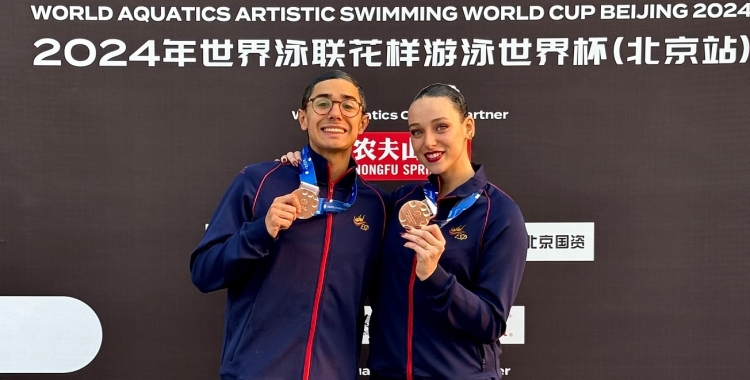 Garcia i Cáceres, amb el bronze a Pequín | Cedida
