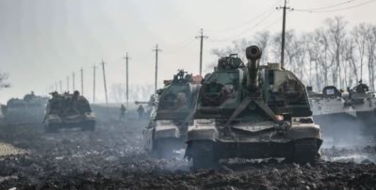 Uns tancs circulant per Ucraïna | Arxiu