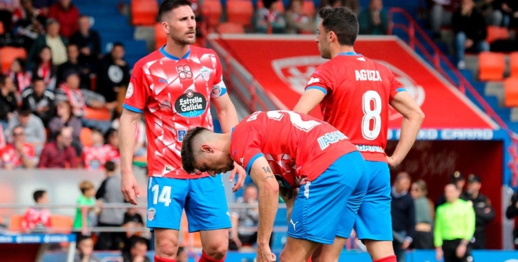 Morgado conversant amb Aguza en un partit a l'Anxo Carro | CD Lugo