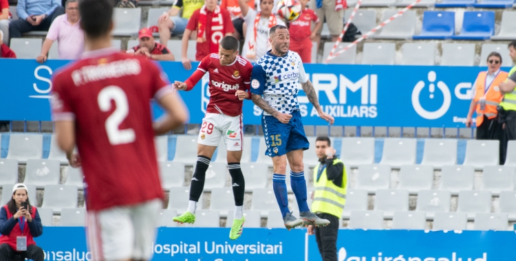 Amelibia en una acció defensiva | Roger Benet