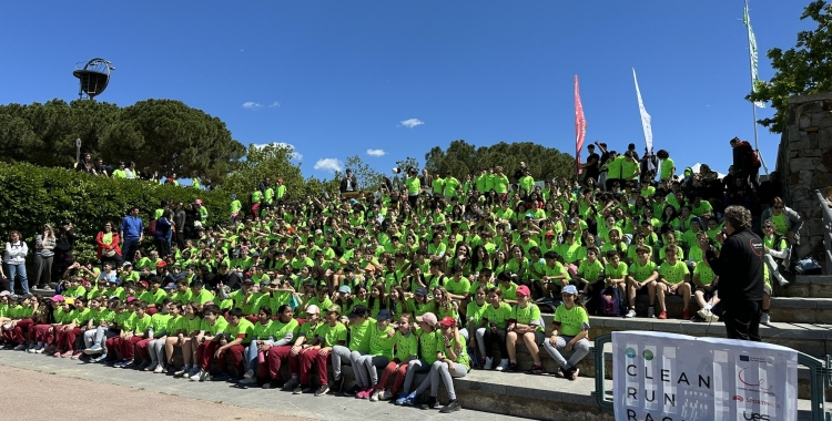 Més de 400 alumnes netegen el Parc Catalunya amb la Clean Run Race