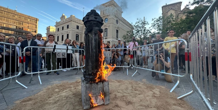 La crema de la pesta a la plaça Doctor Robert de Sabadell