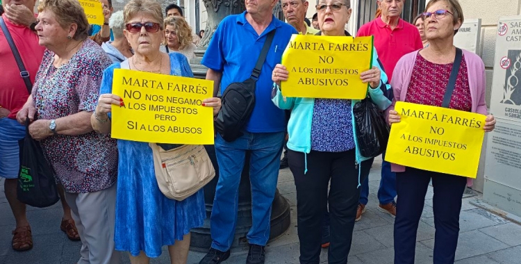 Manifestants contra la taxa de residus | Karen Madrid