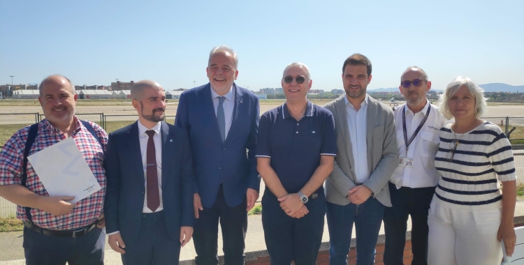 Diferents integrants del hub aeronàutic de Sabadell a la presentació de l'acord