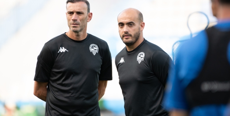 David Català i Aitor Maeso observant el primer entrenament a Sabadell | Roger Benet