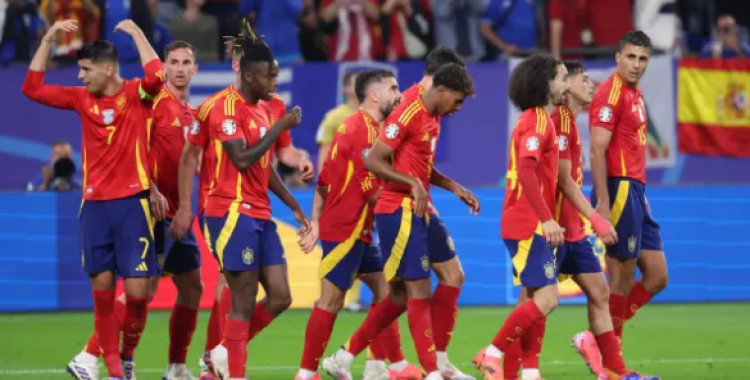 La selecció espanyola celebrant un gol | EFE