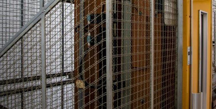 Un ascensor en una finca antiga | Pexels