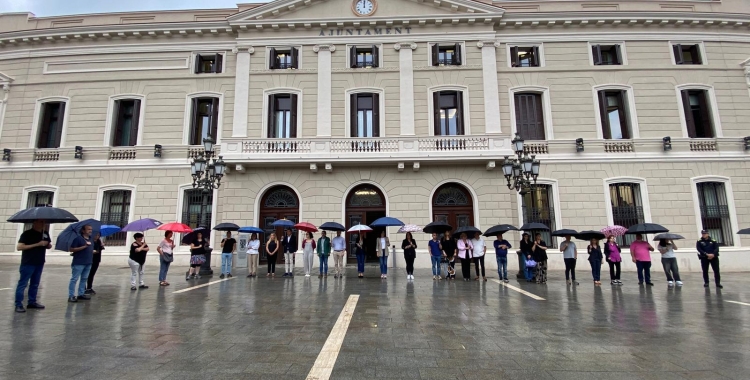 L'Ajuntament ha convocat un minut de silenci per condemnar els crims masclistes