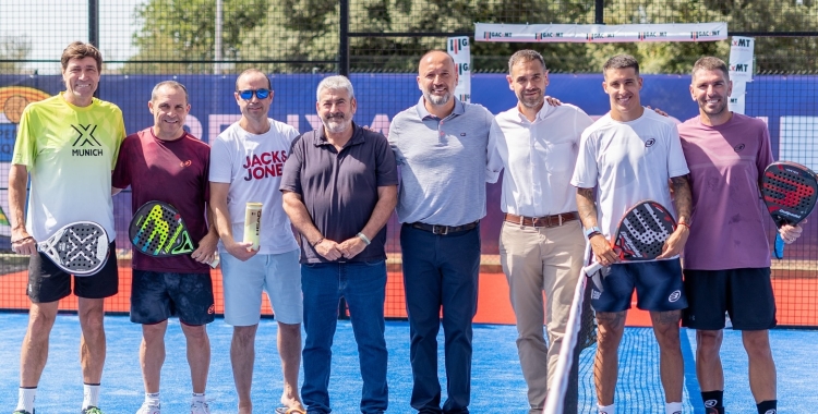 Fotografia de família amb els Tello, Soriano, Barjuan, Salinas... | Penya Arlequinada