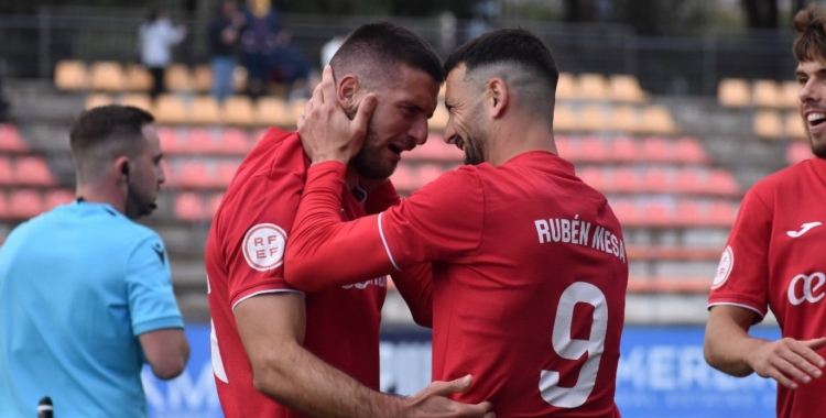 Bonaldo, celebrant amb Rubén Mesa un gol amb l'Estepona | CD Estepona