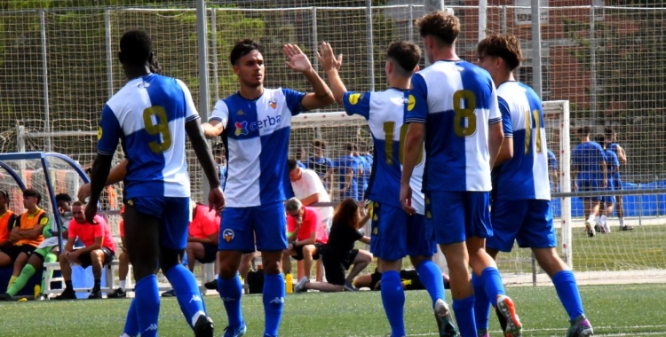 Celebració al Sabadell 'B' en el duel contra la Montañesa | CES