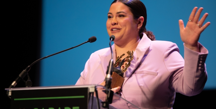 Mara Jiménez durant l'entrega de premis