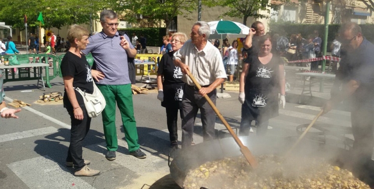 Àpat popular a la festa major de Les Termes | Cedida
