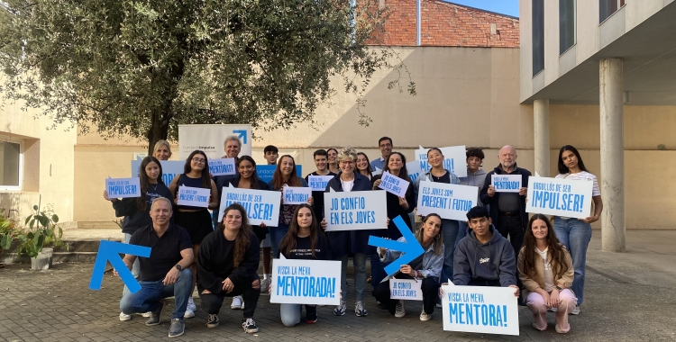 Foto de grup dels estudiants becats per la Fundació Impulsa | Cedida