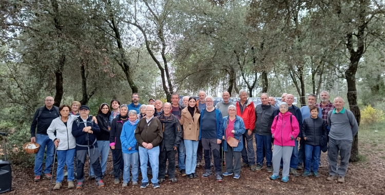 Una cinquantena de persones han participat a l'homenatge, molts d'ells protagonistes de l'assemblea fundacional | Pere Gallifa