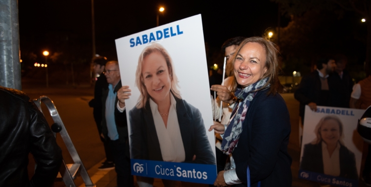 Cuca Santos durant la nit electoral del 2023