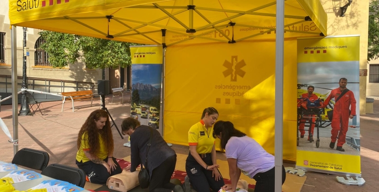 Efectius del SEM fent un taller de reanimació | Cedida