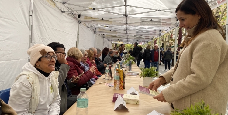 Signatura de llibres durant la Setmana 2023 | Ràdio Sabadell