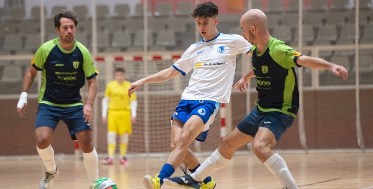 Pepe Font, Arnau Pineda i Carlos Povedano, en el derbi Club - Pia de la temporada passada