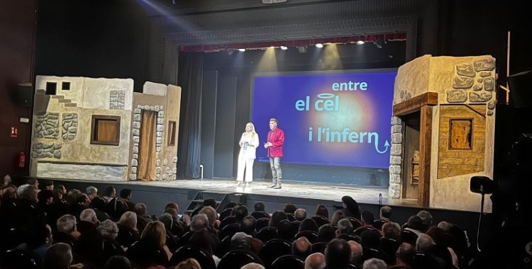 La sabadellenca Elisabet Carnicé i Pep Plaza han presentat l'acte | Mireia Sans