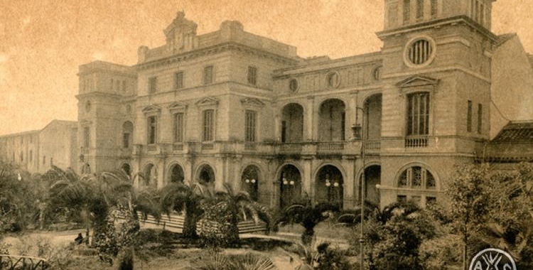 L'Ajuntament de Sabadell, l'any 1918. Una de les fotografies que es poden consultar | Portal Imagina