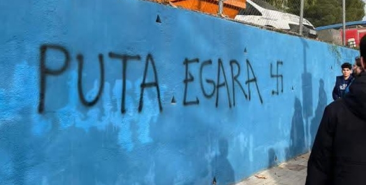 Pintades nazis Nova Creu Alta Sabadell Terrassa